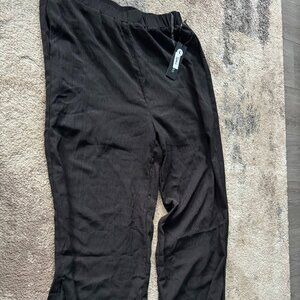 Black Doe & Rae women's cropped pant